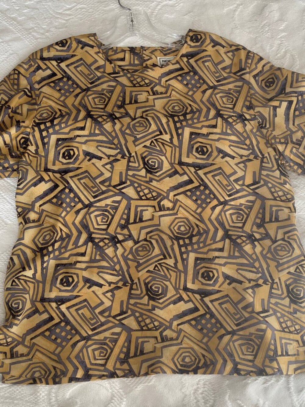 NORA NOH SILK GEOMETRIC DESIGN GOLD/GRAY BLOUSE GENTLY WORN